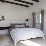 Yema House - Naoussa Bay