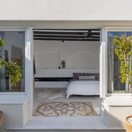 Yema House - Naoussa Bay
