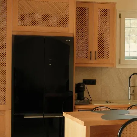 Yema House - Naoussa Bay